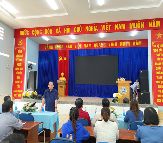 Vui mừng, phấn khởi đón nhận sự động viên kịp thời, sự quan tâm sâu sắc của Tỉnh ủy, HĐND, UBND, UBMTTQ VN tỉnh, các cấp, các ngành, các đơn vị hỗ trợ