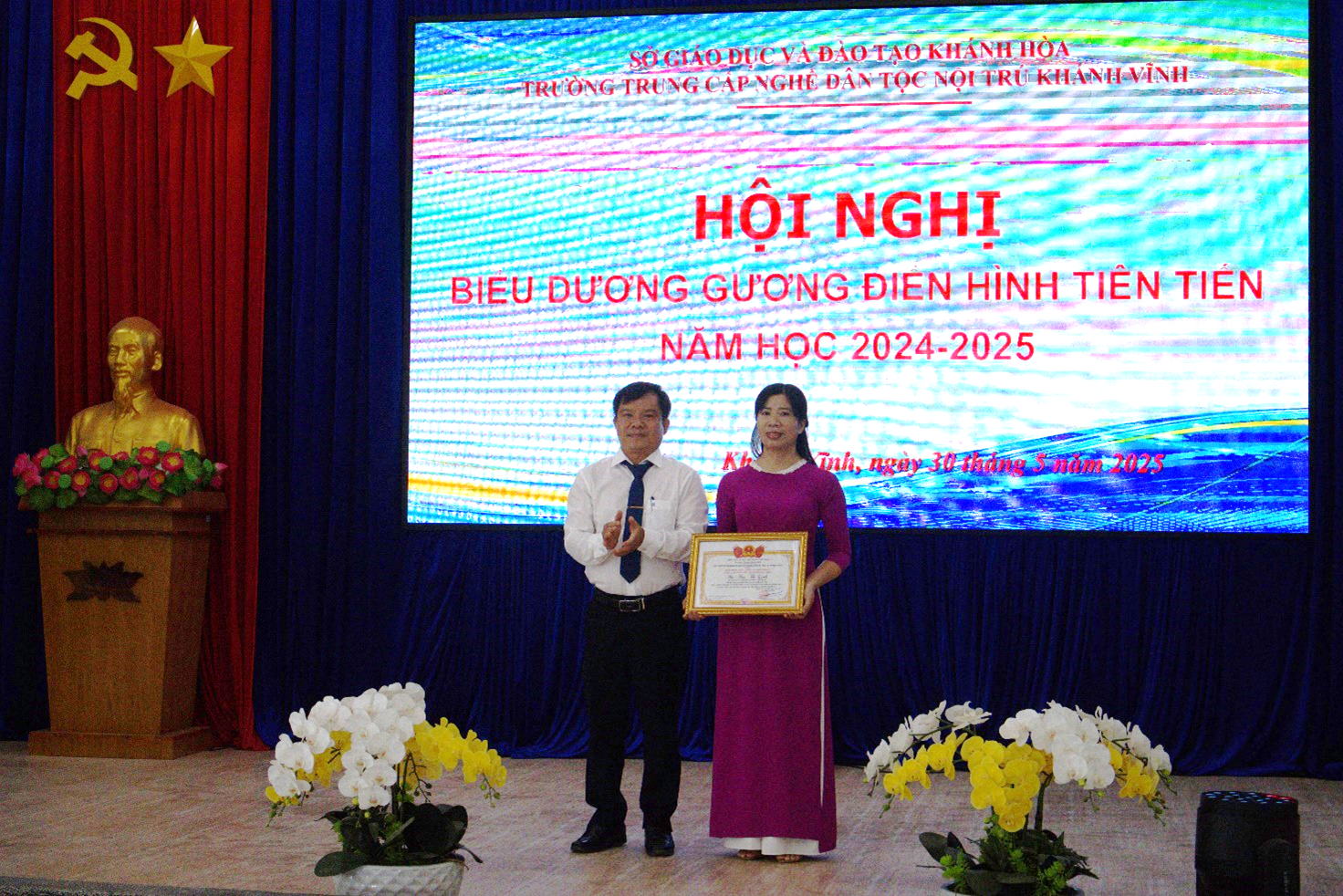 Hội nghị Biểu dương gương điển hình tiên tiến năm học 2024-2025